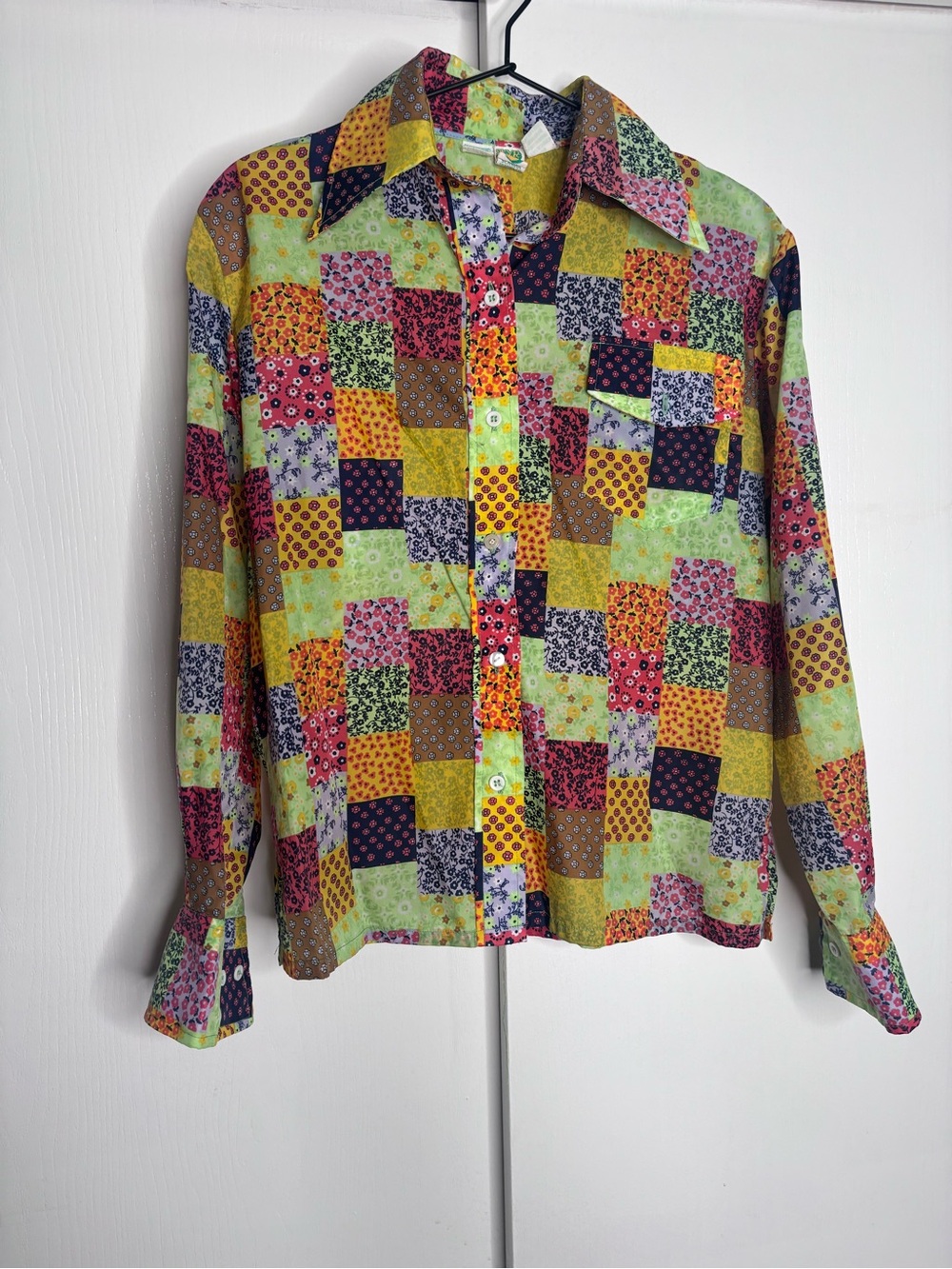 Vintage 70s Skyr Patchwork Nylon Disco Shirt Dagger Collar Floral S/M